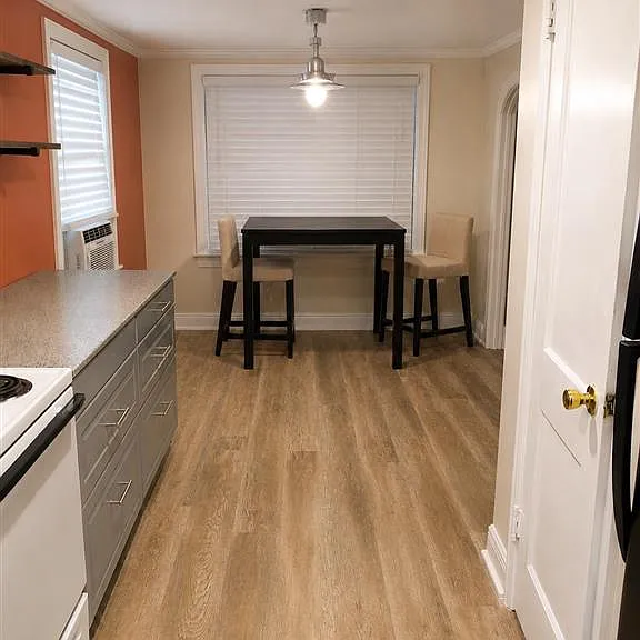 325 Helen St #A — Photo 2