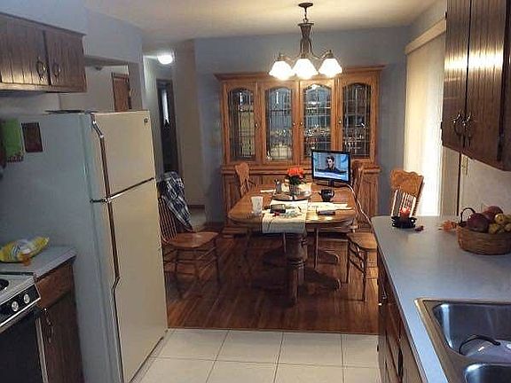 4th image of 11215 7th St NE