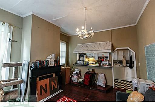 2nd image of 207 W Waldburg St