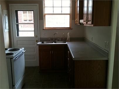 2nd image of 1021 Day Ave