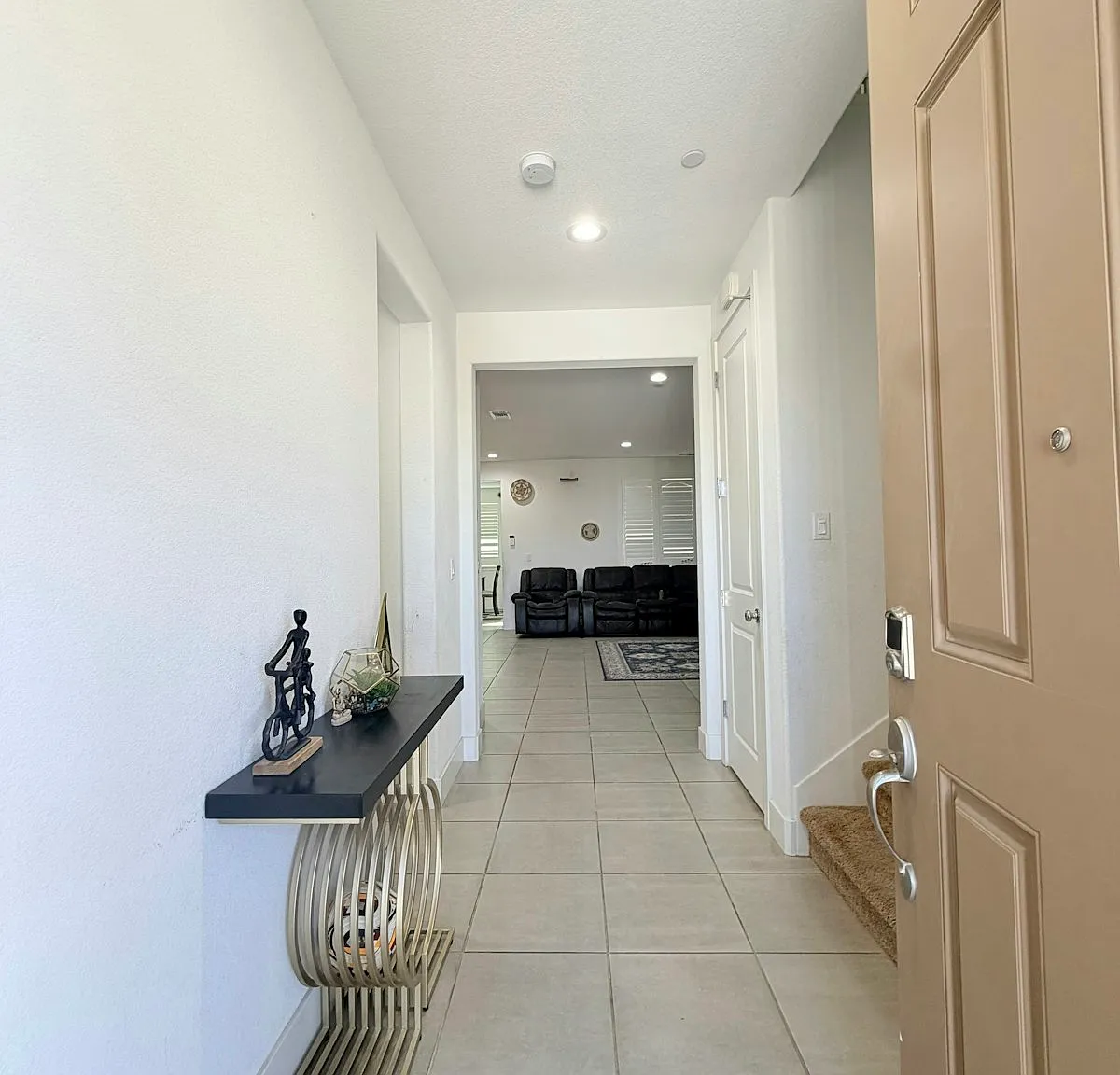 1692 South Central Parkway — Photo 3