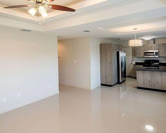 2nd image of 1211 Upas Dr #3