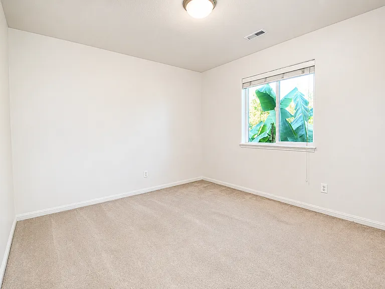 Bedroom Upstairs 4