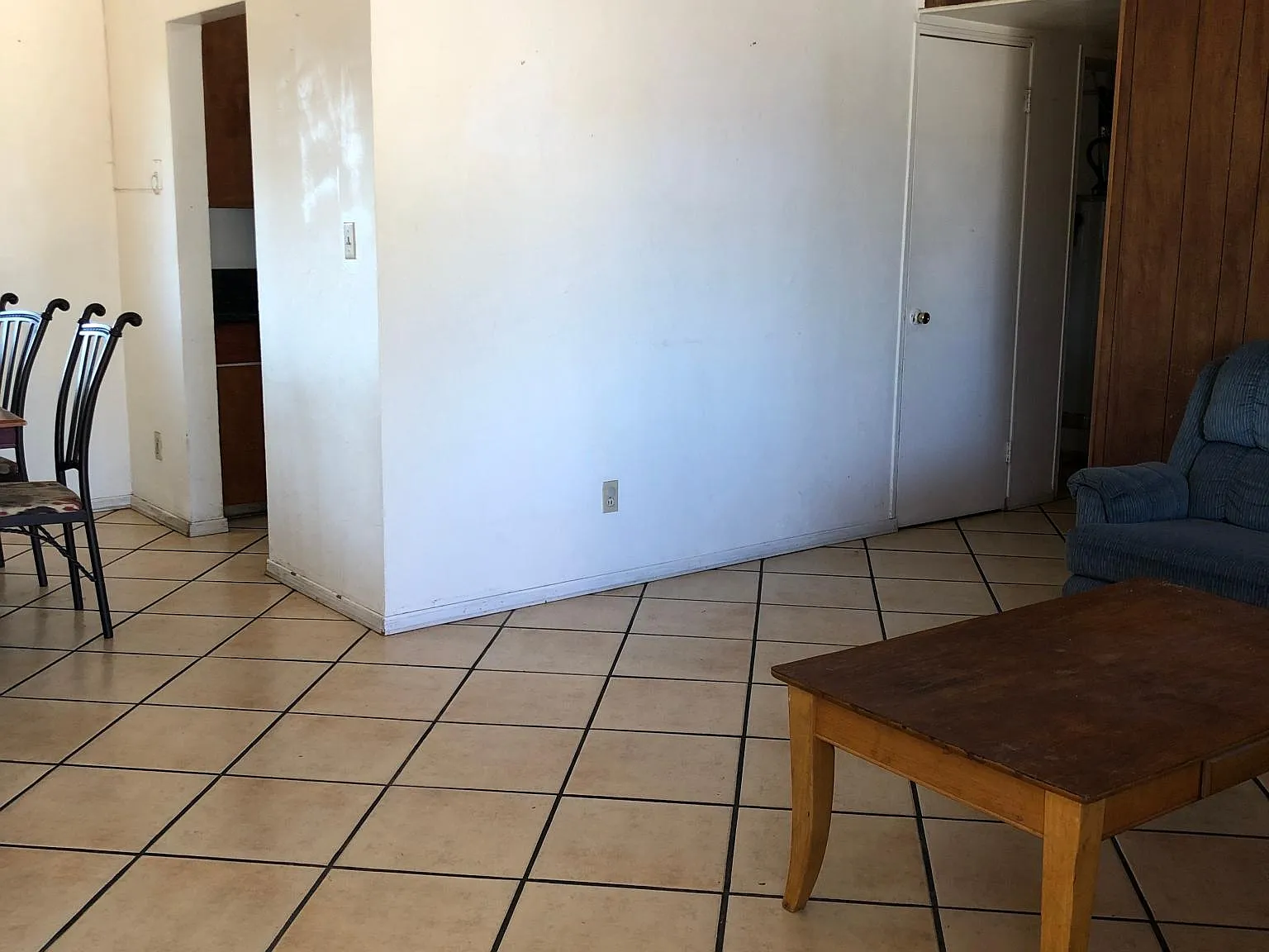 3 bed, 950 sqft, $1,175 — Photo 2