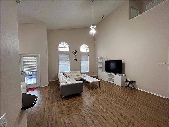 5th image of 755 Riggs Cir