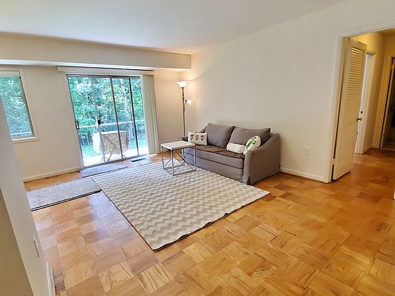 4th image of 10655 Weymouth St APT 103