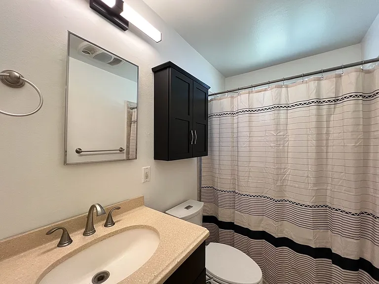 34 Queens Ct — Photo 23