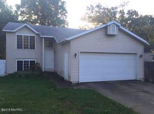 2952 Peckheath Dr SW, Wyoming, MI 49509