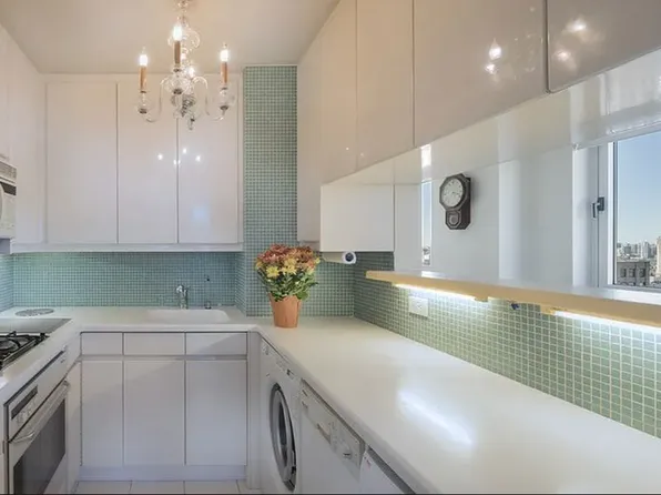 1 Irving Place image 16 of 26