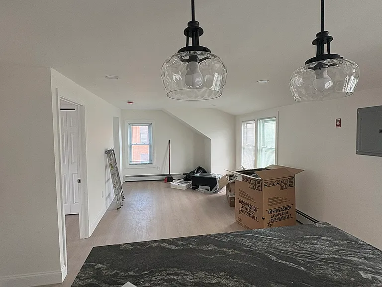 105 Beacon Ave #3 — Photo 7