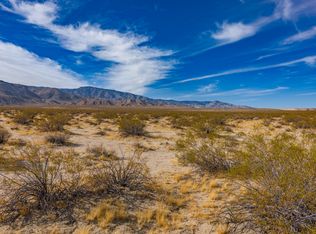 8 Joshua Tree Rd, Landers, CA 92285