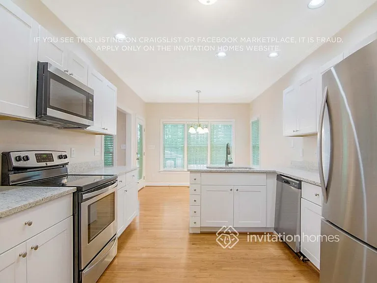 405 Broadmoor Way — Photo 10