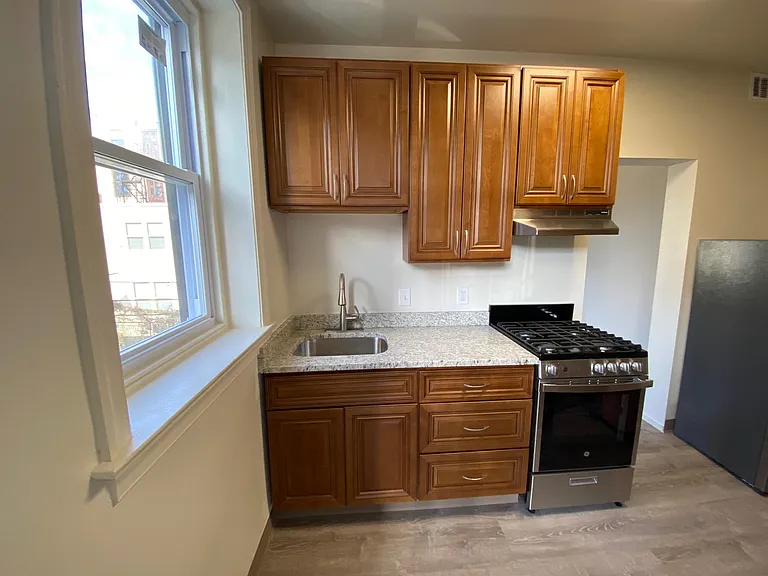 602 N 16th St #3-R — Photo 9