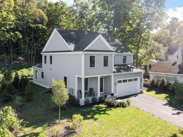 30 Harness Ln, Concord, MA 01742