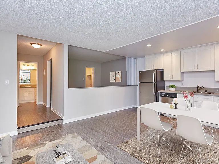 Ariel Court Apts — Photo 5