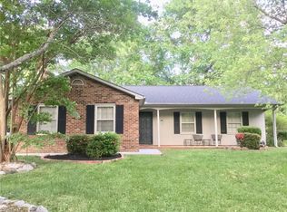 1904 Greenstone Pl, High Point, NC 27265