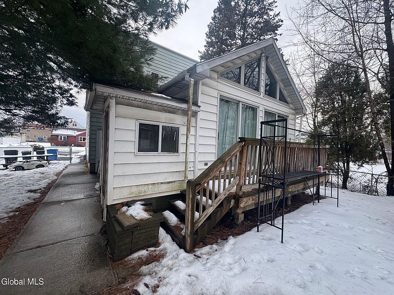 4th image of 112 Kenosha Street