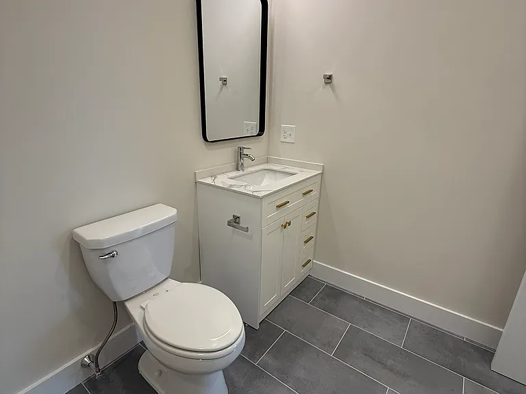 476 Warren St #204 — Photo 9