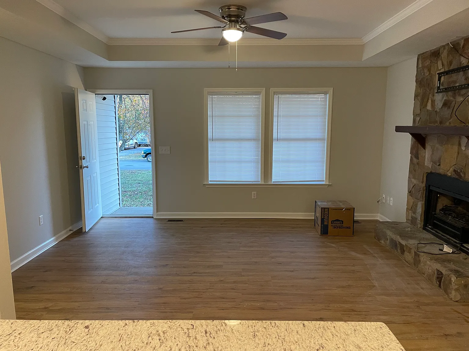 3 bed, 1300 sqft, $1,800 — Photo 3
