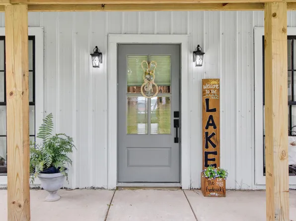 305 County Road 193, Gary, TX 75643