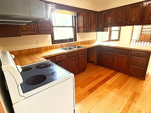5th image of 3226 Stonewood Dr