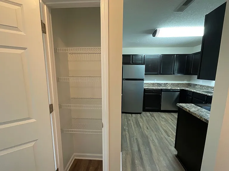 Meridian Park Apartments — Photo 232