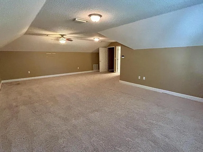 11827 Crusselle Dr — Photo 29