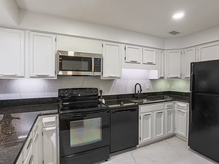 5715 Brewer House Cir #201 — Photo 10