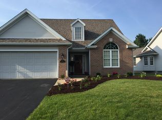 130 Lake Pointe Cir #130, Canfield, OH