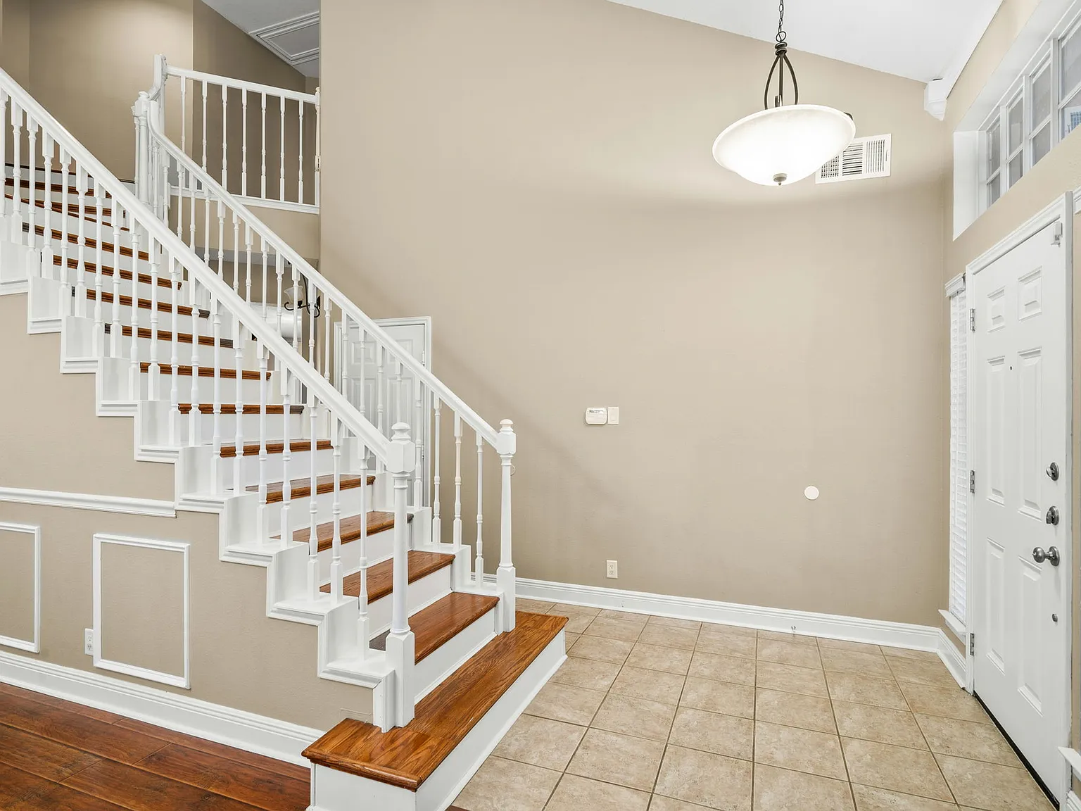 4 bed, 2.5 bath, 2143 sqft, $2,450 — Photo 3