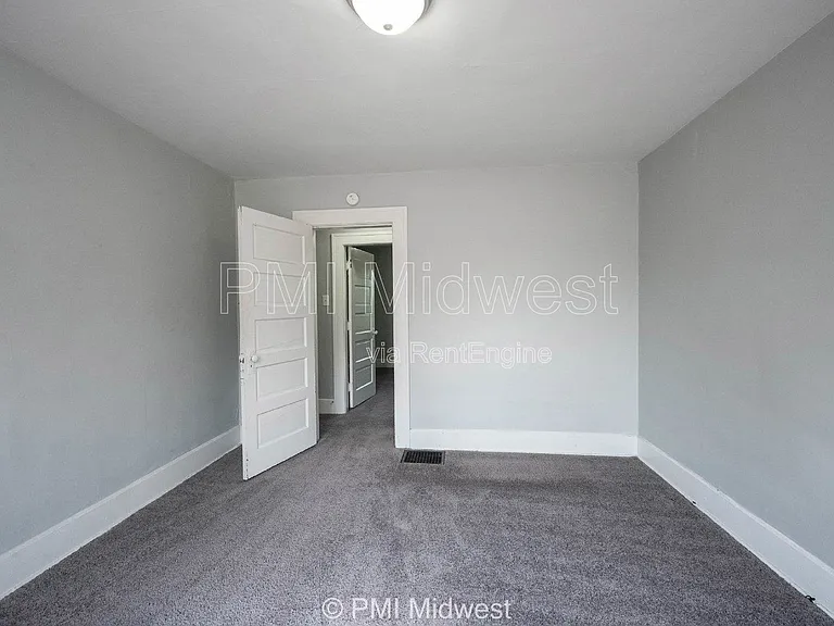 1118 King Ave — Photo 14