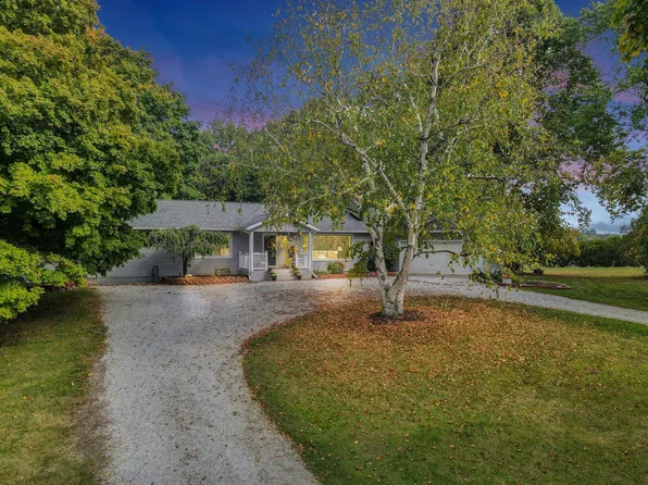 11598 Summerland Beach Rd NE, Millersport, OH 43046