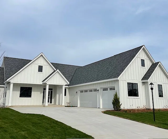 Heather Plan, The Grove in River Hills photo 1