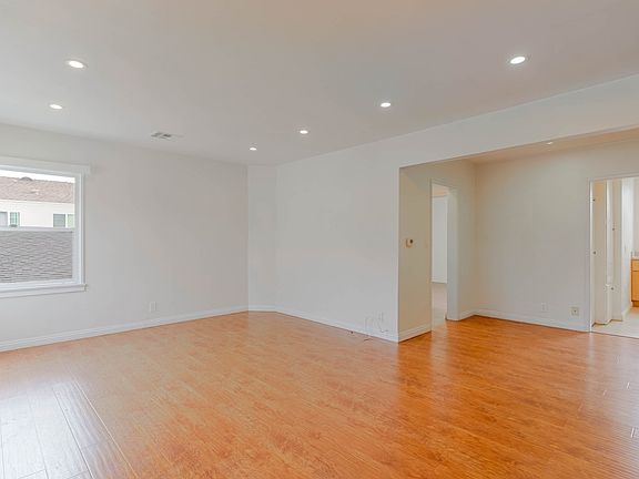 4th image of 336 W Lexington Dr #A