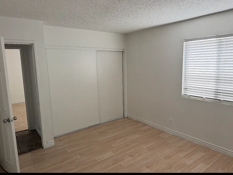 Saturn Ave — Photo 7