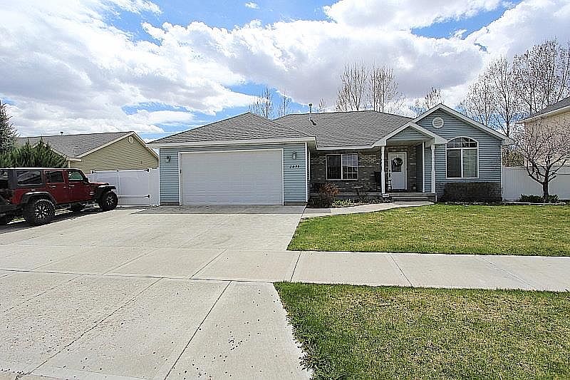 1st image of 2899 Lianne St