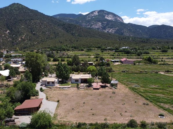 8 Juan D Martinez Rd, El Prado, NM 87529