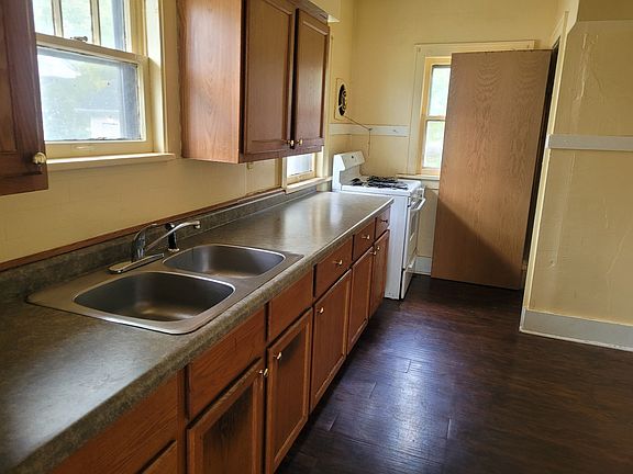 4th image of 409 E Archer Ave