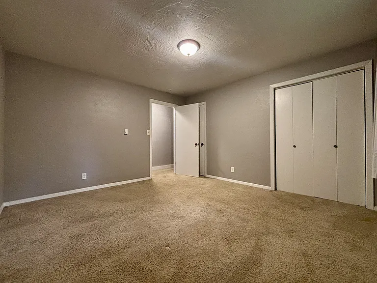 605 N Adams St — Photo 16