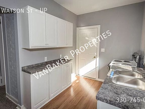 4th image of 243 Watson St #Up