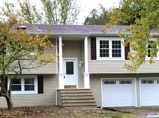 7 Arvin Rd, Old Bridge, NJ 08857