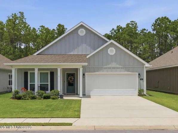 7812 Coral Ln, Ocean Springs, MS 39564