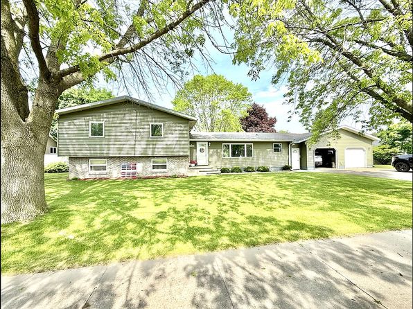 1500 Lake Shore Dr