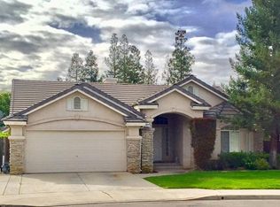 2037 E Yeargin Dr, Fresno, CA 93720