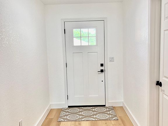 3rd image of 2201 Trailridge Dr