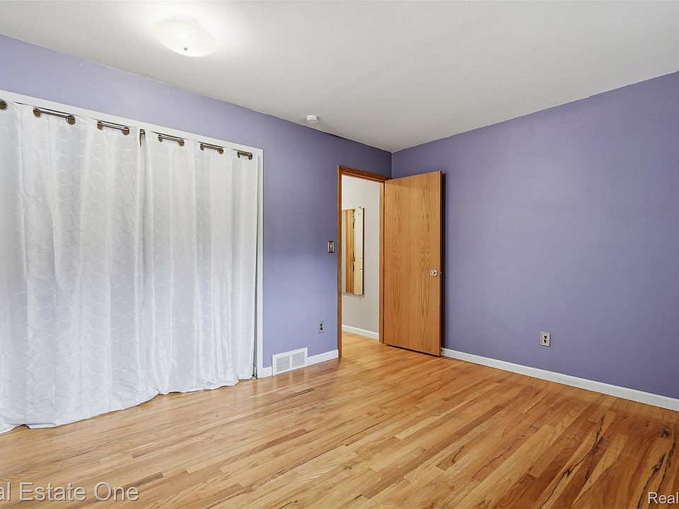 35385 Witt Ct, photo 21