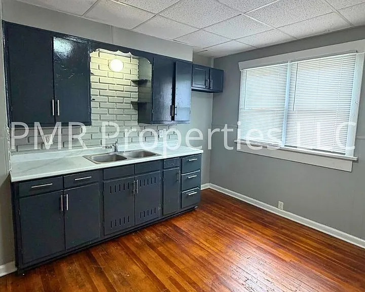 4103 King Hill Ave — Photo 2