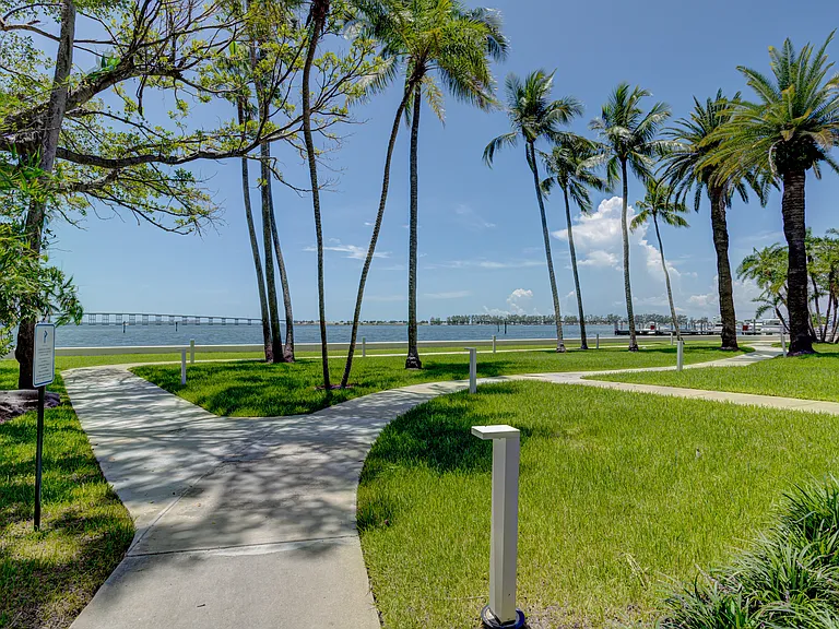1541 Brickell Ave #T105 — Photo 94