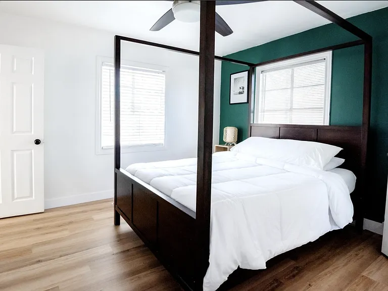 2618 E Harvard St — Photo 14