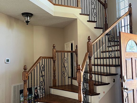 5th image of 183 Cove Dr